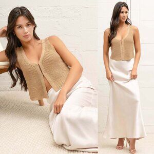 Dina Front Hook + Eye Knit Sweater Vest